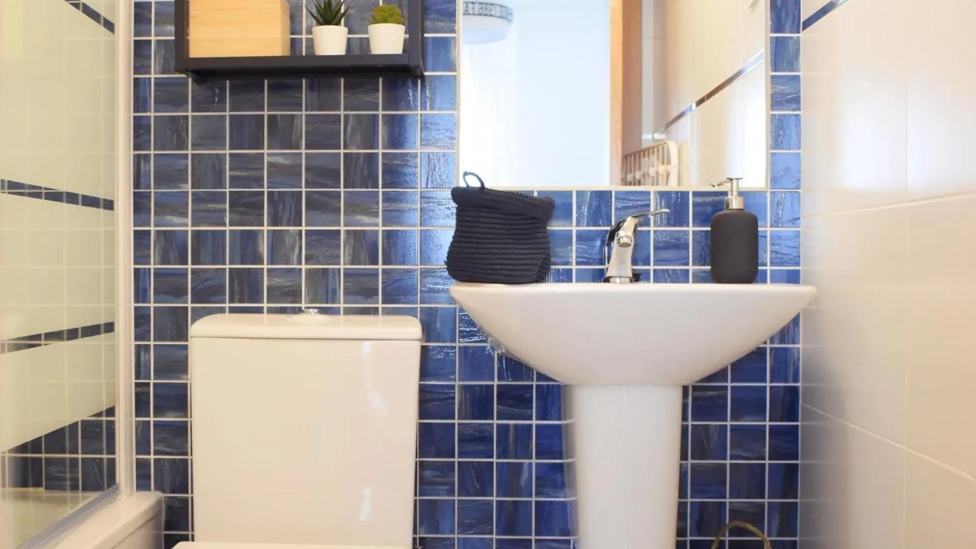 Tranquilo Apartamento Cerca Del Centro Historico Málaga Spanien