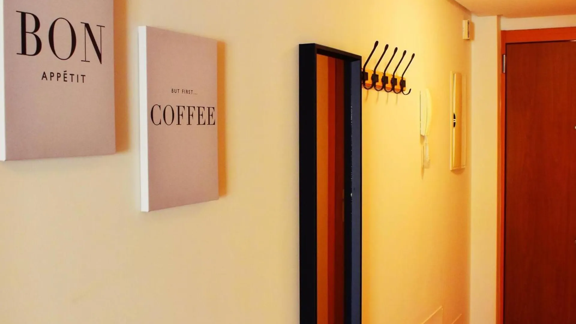 Tranquilo Apartamento Cerca Del Centro Historico Málaga Lejlighed